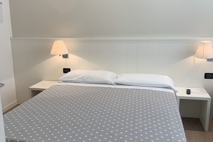 Room 11 of 88