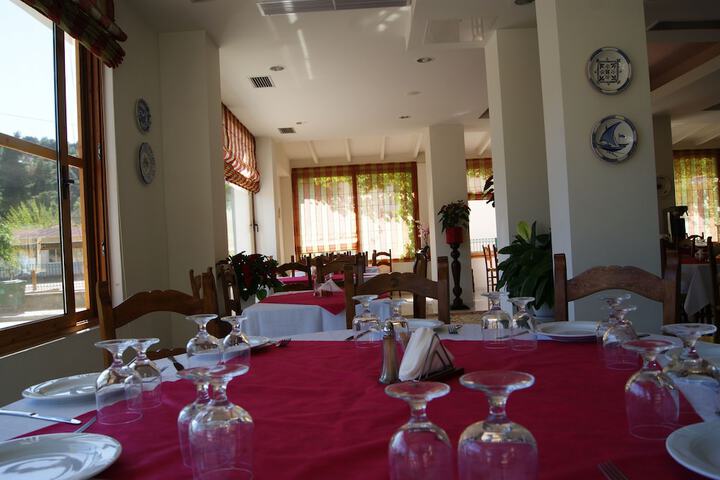 Dining 18 of 42
