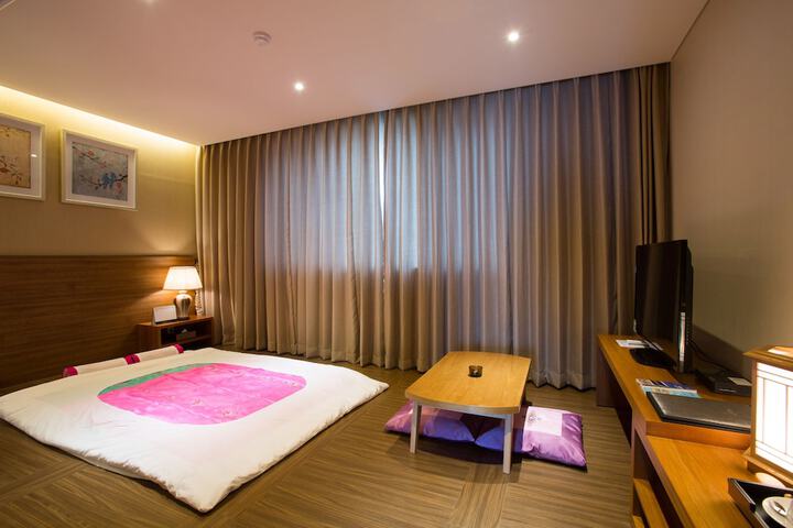 Room 41 of 145