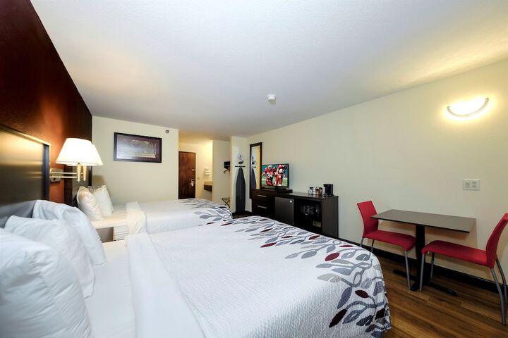 Room 7 of 33
