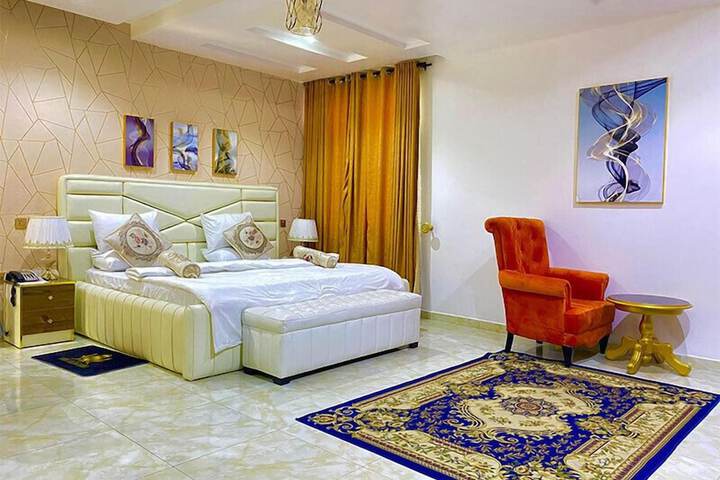 Hogis Luxury Hotel