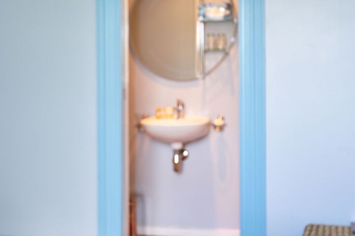 Room 28 of 48