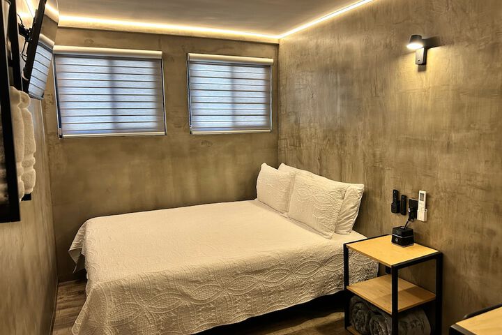 Room 25 of 85