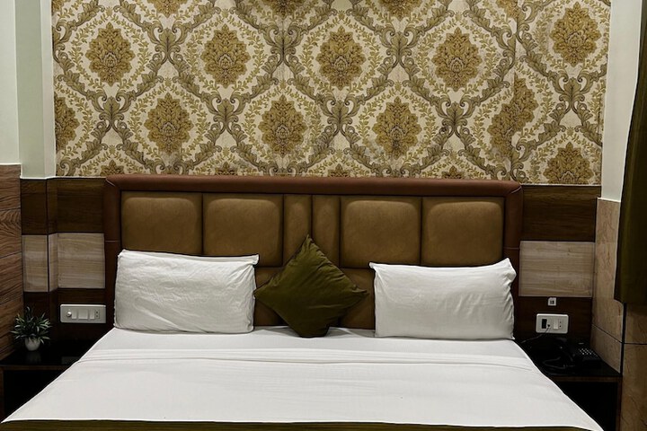 Room 44 of 107