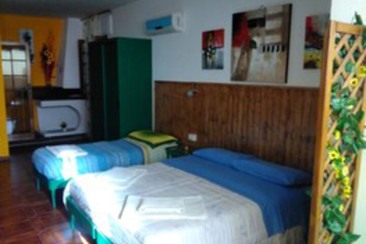 Room 28 of 48