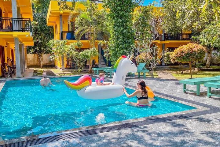 Pool 4 of 10