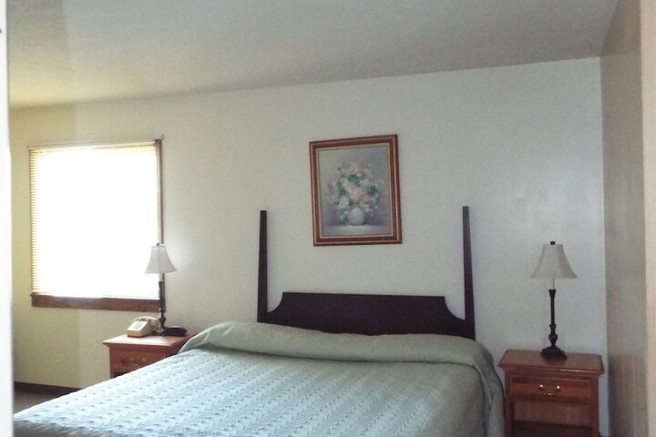 Room 8 of 43