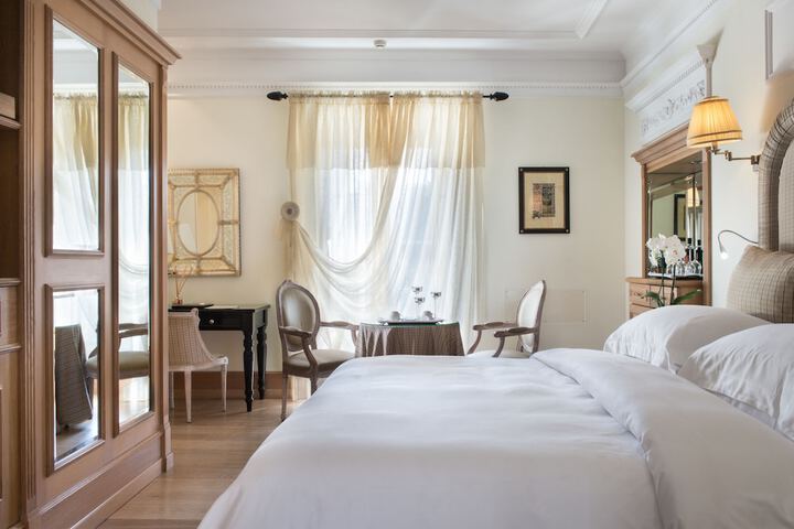 Room 3 of 38
