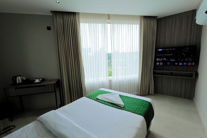 Room 13 of 40
