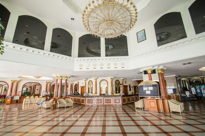 Guest Lobby