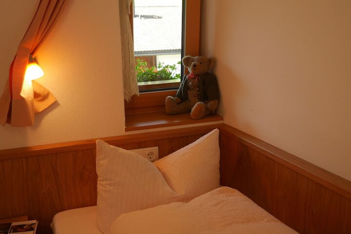 Room 8 of 43