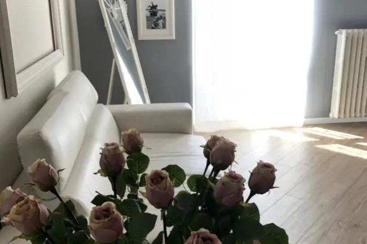Room 8 of 9