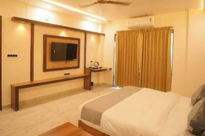 Room 5 of 15