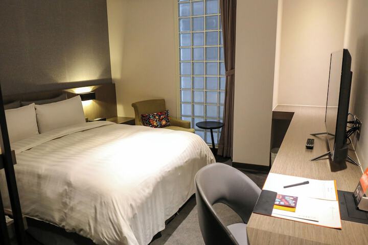 Room 17 of 35