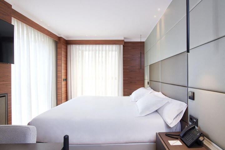 Room 12 of 74