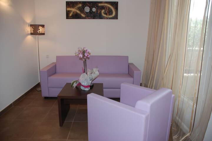 Room 32 of 60