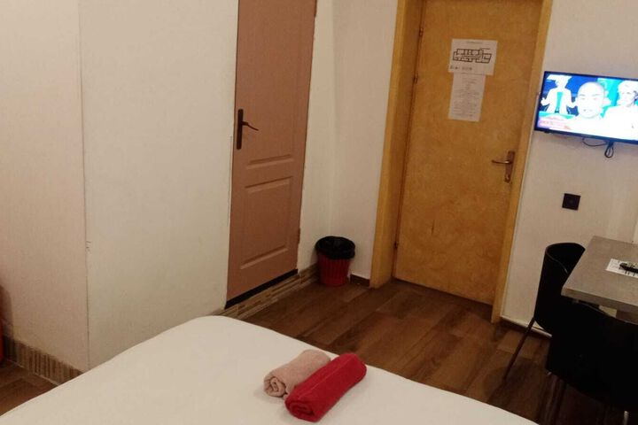 Room 32 of 86