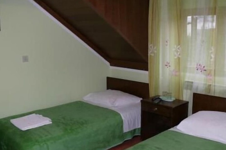 Room 5 of 44