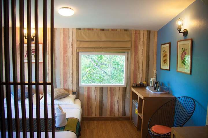 Room 13 of 32