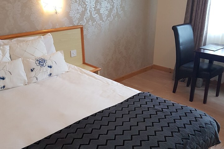 Room 16 of 90