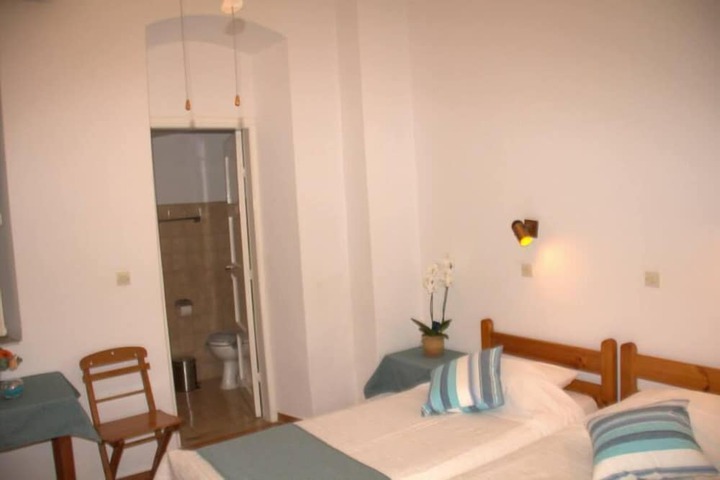Room 10 of 31