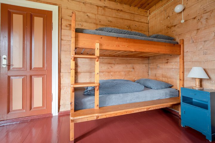 Room 9 of 39