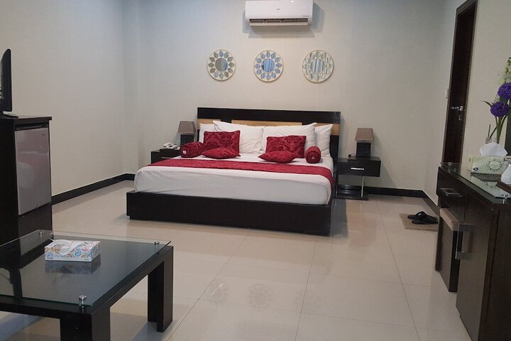 Room 8 of 35