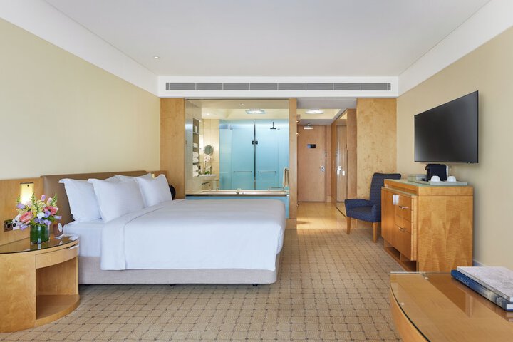 Room 43 of 68