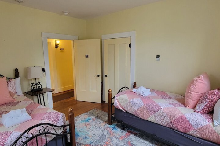 Room 15 of 44