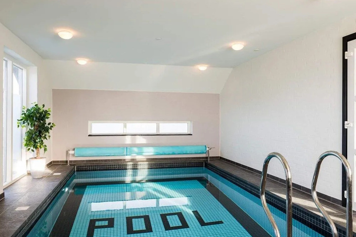 Pool 12 of 16