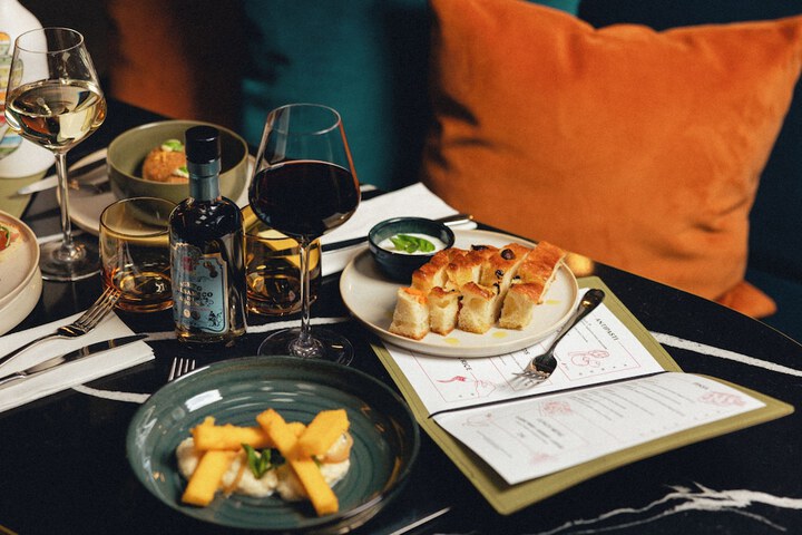Dining 54 of 67