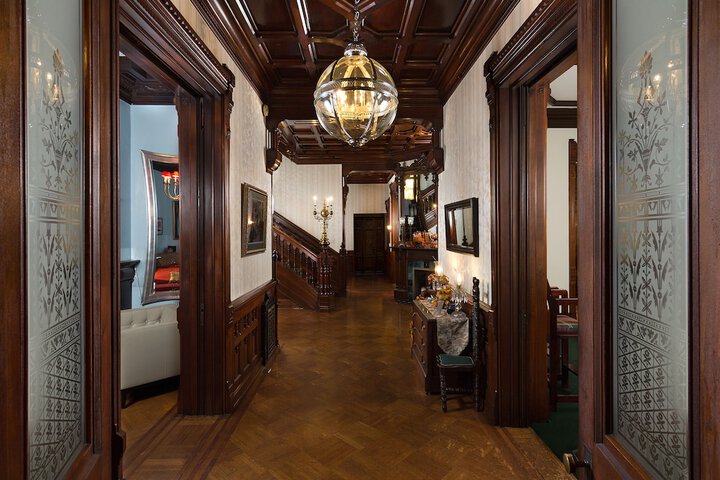 Ballroom/Hall 44 of 47