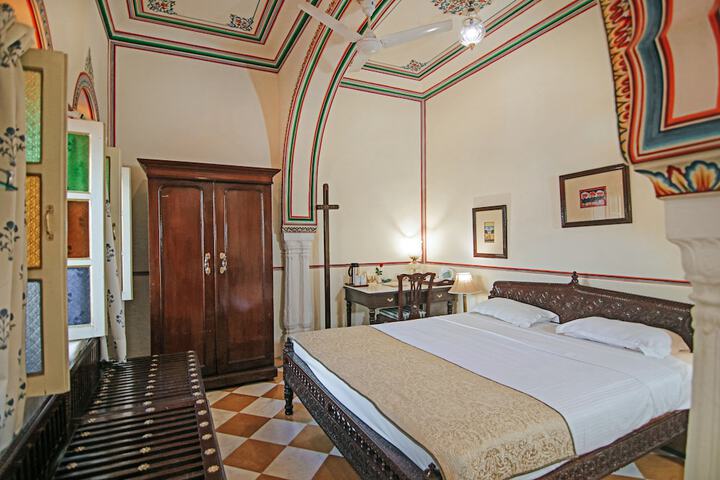 Room 19 of 70