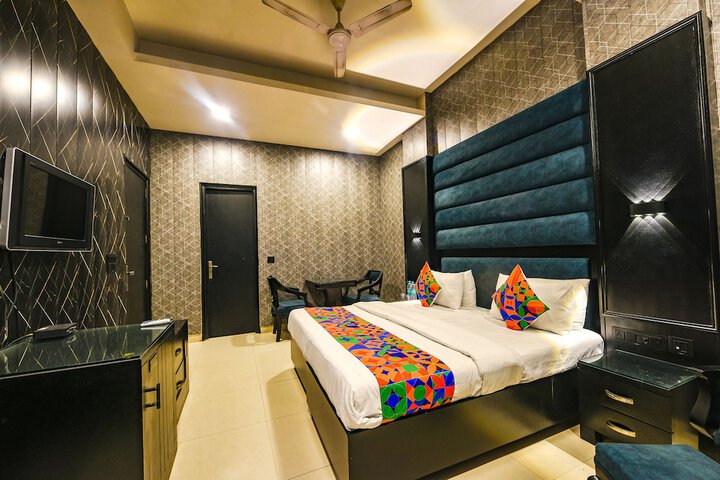 Room 28 of 44
