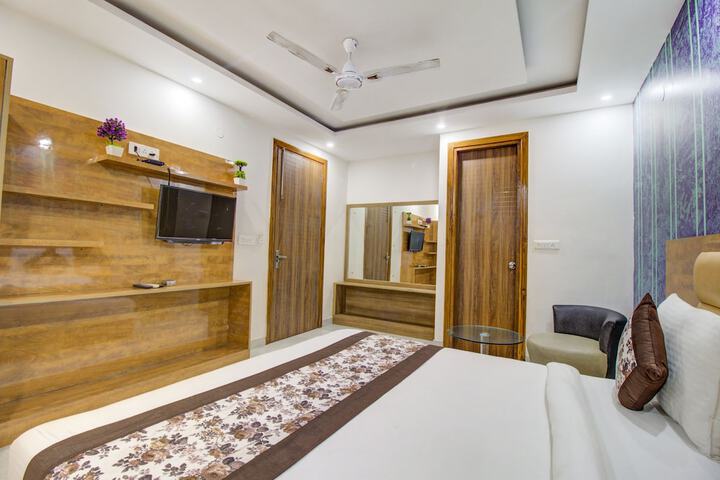 Room 15 of 27