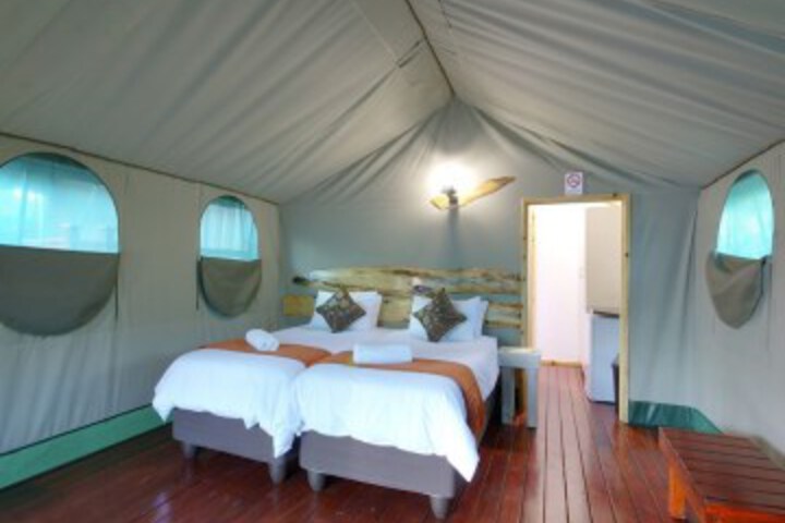 Room 10 of 32