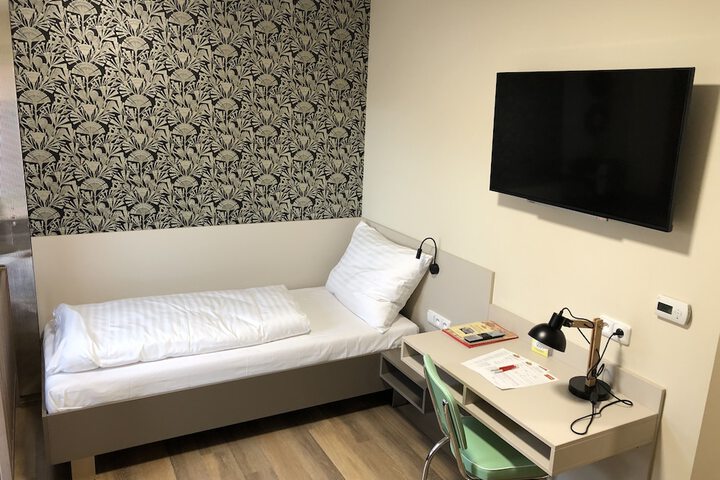 Room 10 of 39