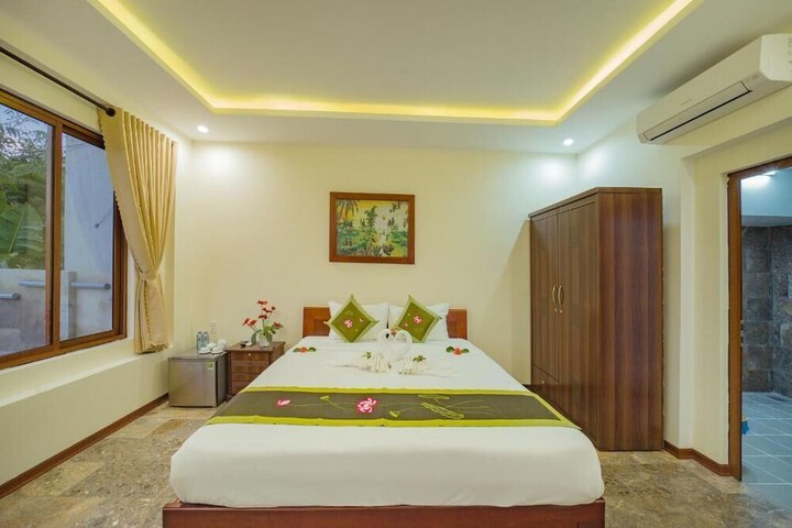 Room 15 of 63