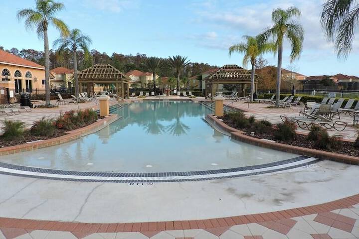 Pool 23 of 31