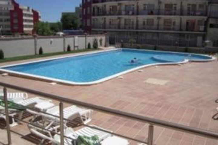 Pool 18 of 25