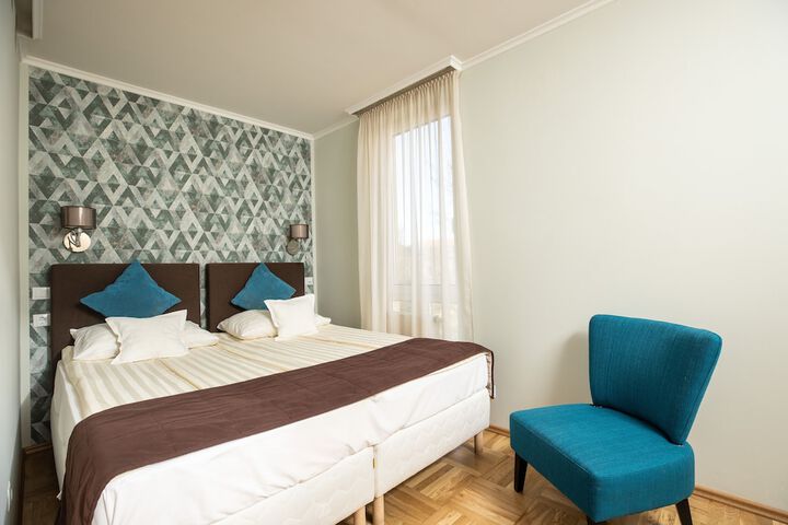 Room 13 of 29