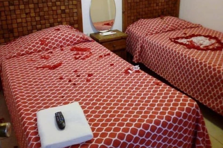Room 5 of 33