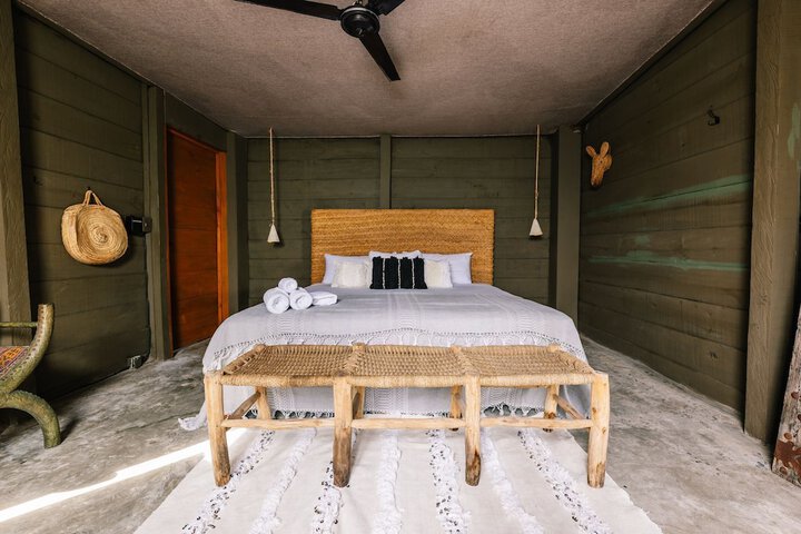 Room 3 of 53