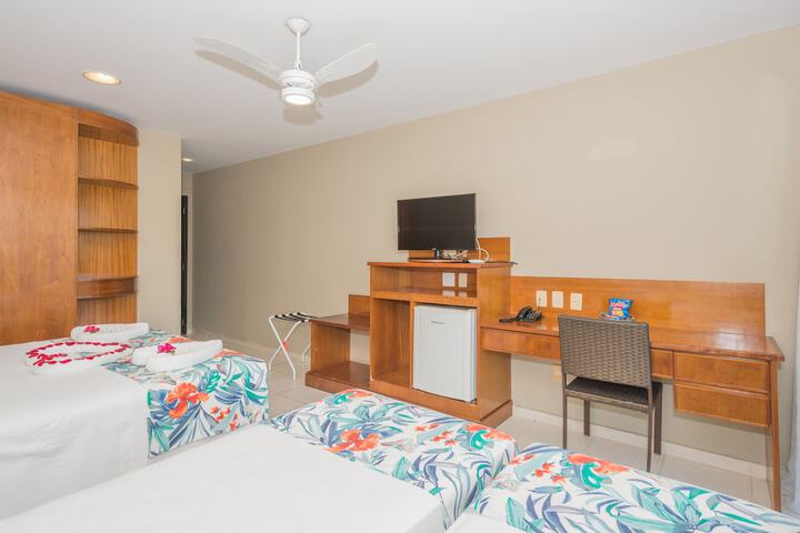 Room 4 of 181