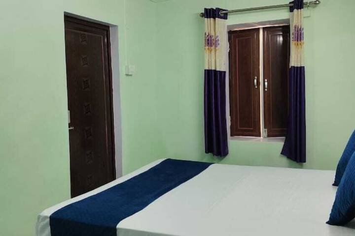 Room 16 of 35