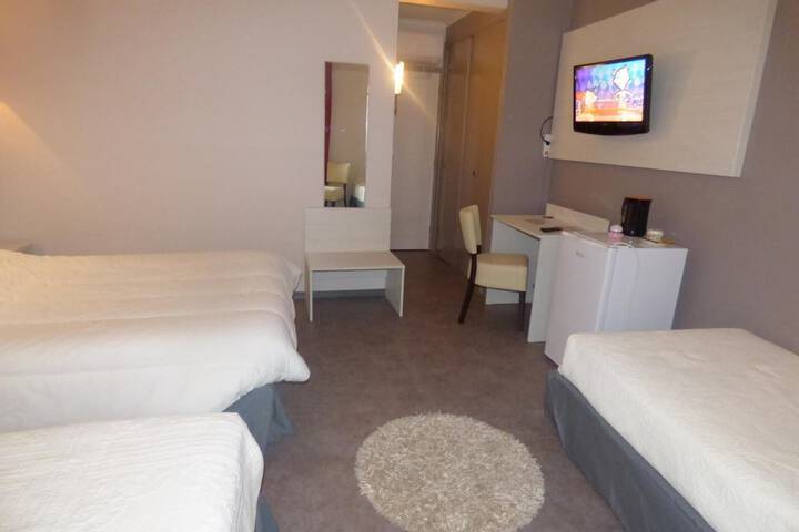 Room 18 of 48