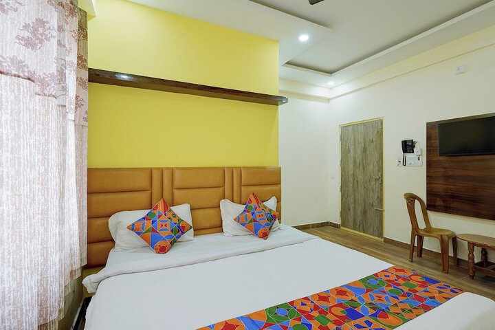Room 12 of 27