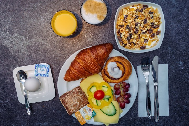 Breakfast/Coffee Service 68 of 71