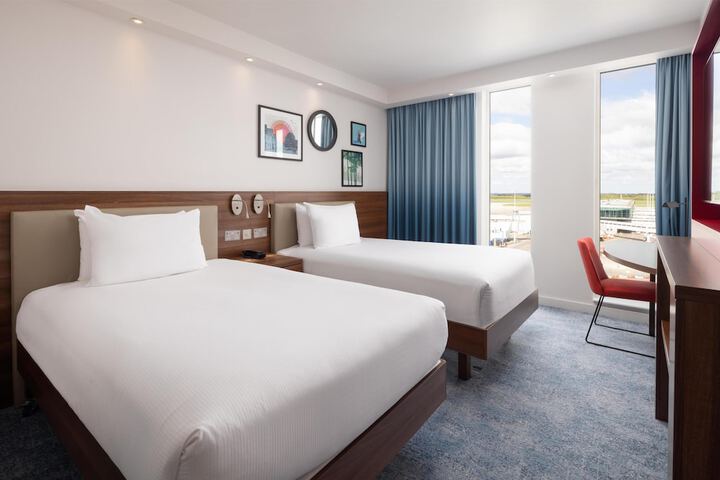 Room 32 of 66