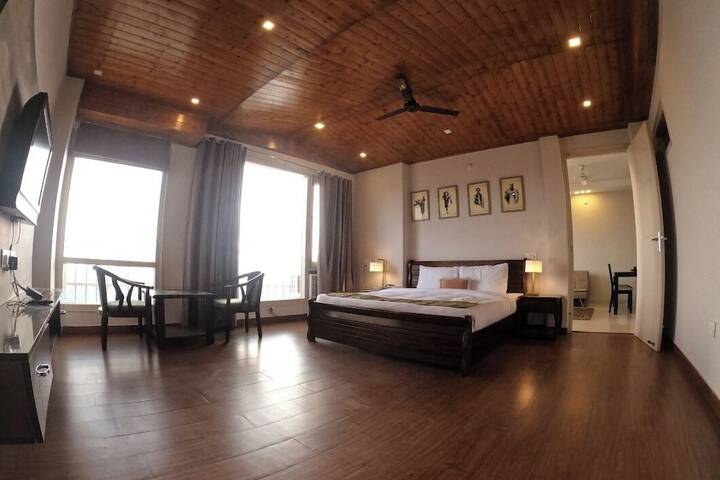 Room 6 of 111